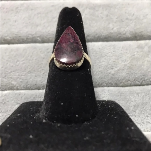 New Sterling Silver Teardrop Russian Eudialyte Ring Size 8 Red Greens Crystal - Picture 11 of 16